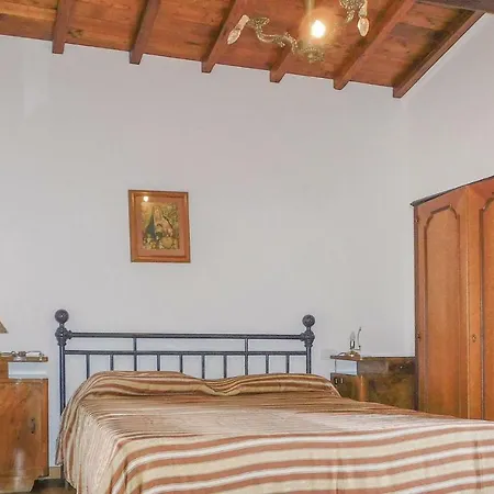 Holiday home Five Bedroom Holiday In Otricoli