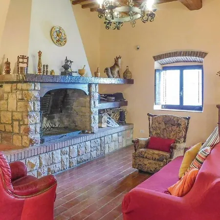 Five Bedroom Holiday In Otricoli